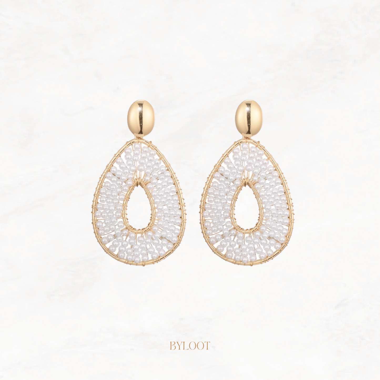 Kassy pearl statement earring