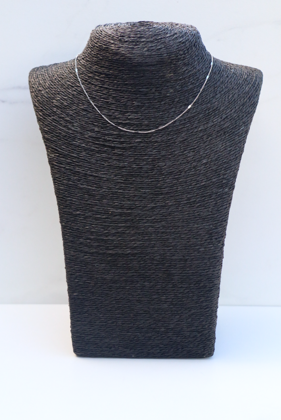Less necklace silver