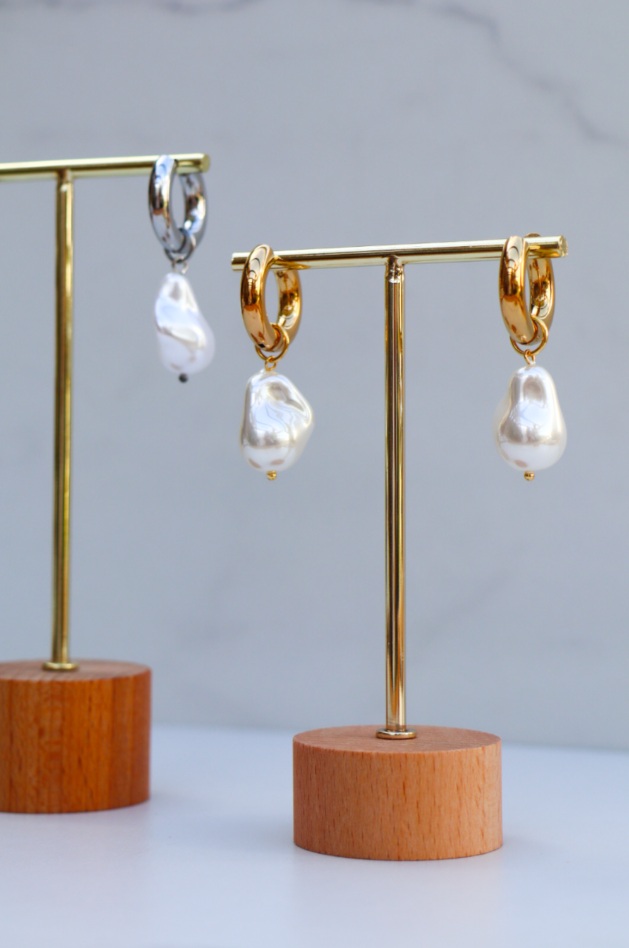 Big pearl earrings