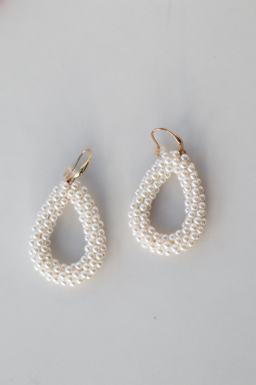 Flora pearl statement earring