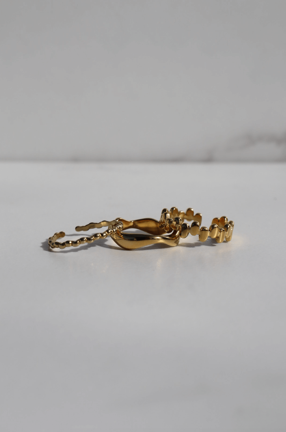 Wavy ring