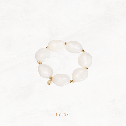 White shell bracelet