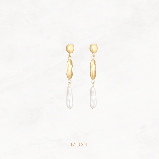 Frozen statement earring