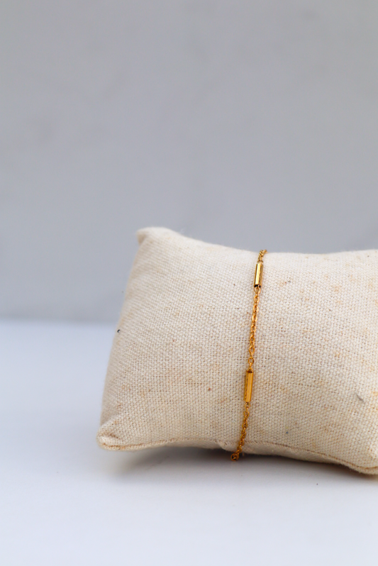 Signal gold bracelet