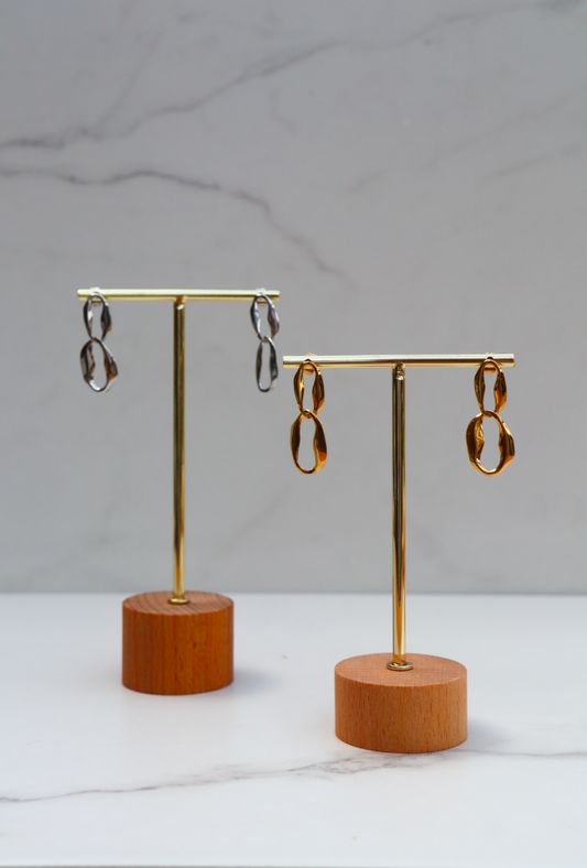 Wavey O earrings