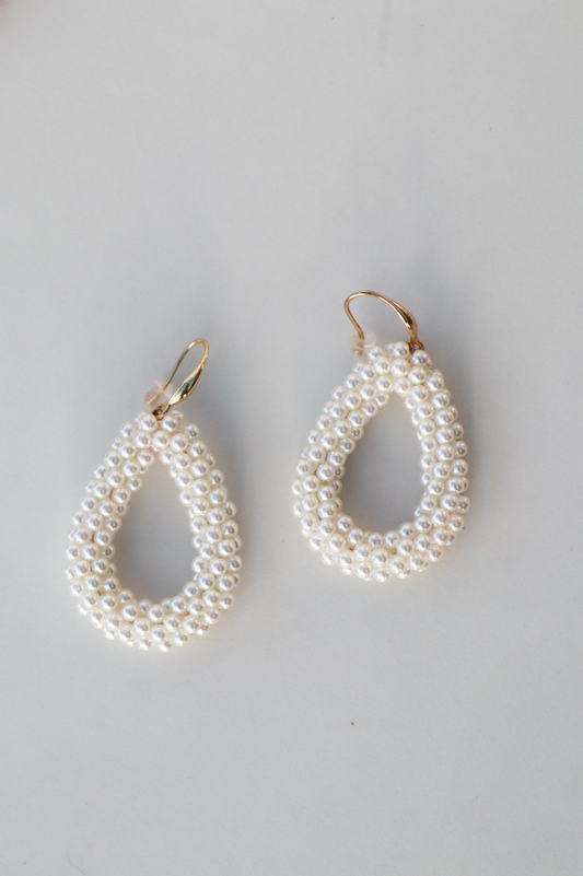 Flora pearl statement earring