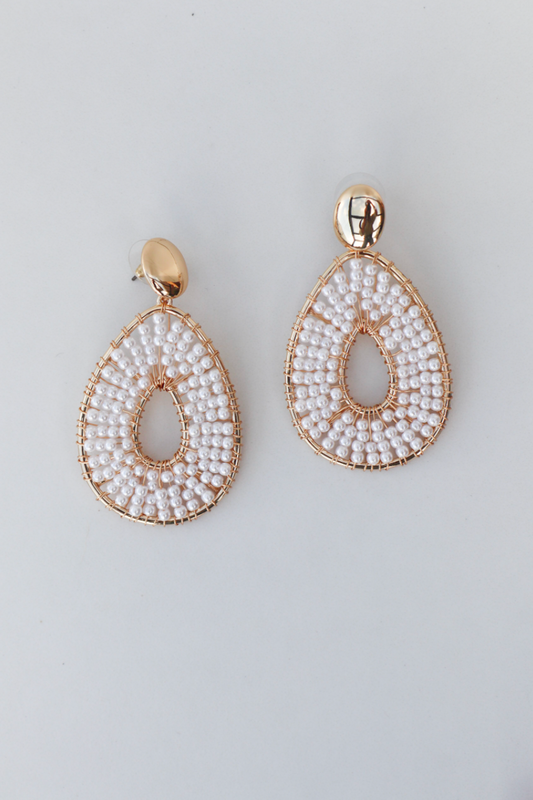 Kassy pearl statement earring
