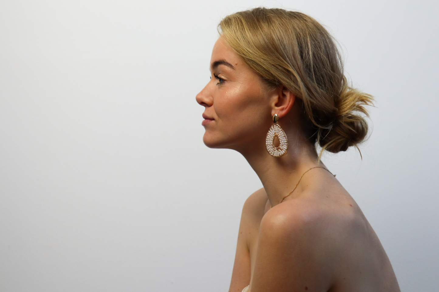 Kassy pearl statement earring