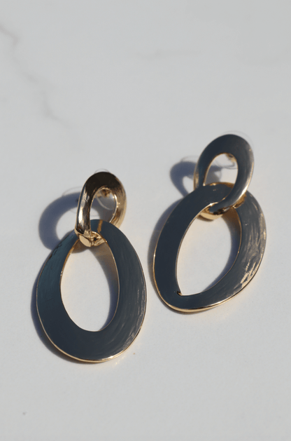 Classic gold statement earring