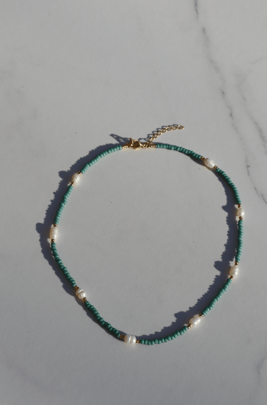 Blue pearl necklace
