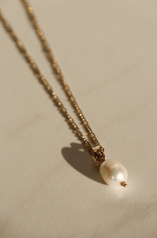 Pretty pearl necklace