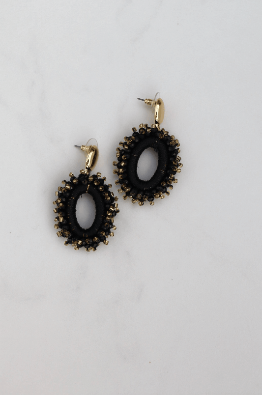 Pretty black statement earring